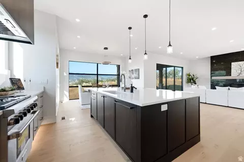 Kitchen - 11321 N Soaring Hawk Ln #3, Hideout, UT 84036 photo 4 of 4