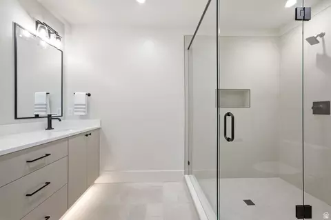 Bath - 11321 N Soaring Hawk Ln #3, Hideout, UT 84036 photo 8 of 11