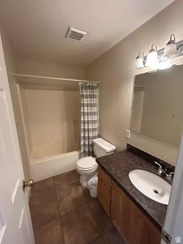 Bath - 432 W Spring Ln, Logan, UT 84341 photo 3 of 3