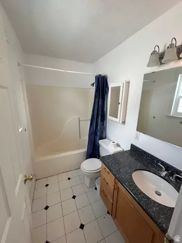 Bath - 432 W Spring Ln, Logan, UT 84341 photo 2 of 3