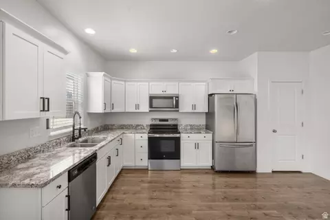 Kitchen - 7109 N Mountain Field Dr, Eagle Mountain, UT 84005 photo 1 of 2