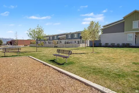 Exterior - 7109 N Mountain Field Dr, Eagle Mountain, UT 84005 photo 6 of 6