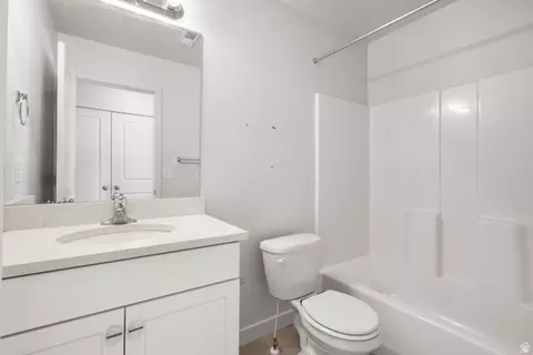 Bath - 7109 N Mountain Field Dr, Eagle Mountain, UT 84005 photo 3 of 4