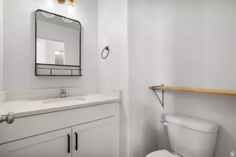 Bath - 7109 N Mountain Field Dr, Eagle Mountain, UT 84005 photo 1 of 4