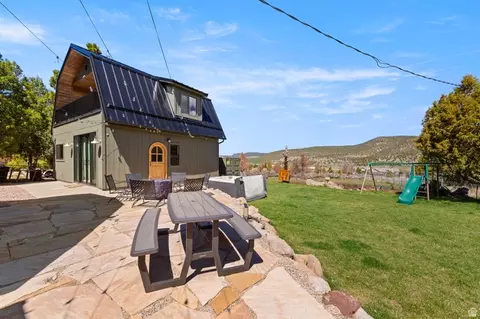 Exterior - 809 E Mountain View Dr, Pine Valley, UT 84781 photo 3 of 4