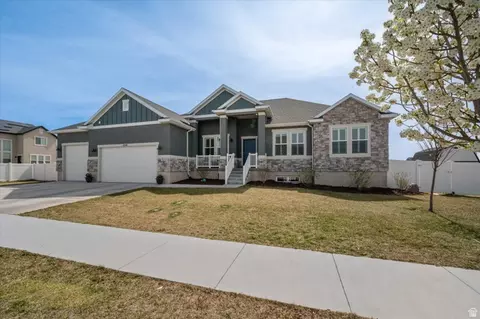 206 E Mount Emmons Dr #1438, Eagle Mountain, UT 84005