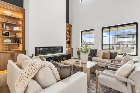 Living - 1298 S 1090 E, Salem, UT 84653 photo 4 of 7