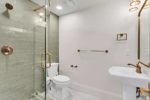 Bath - 1298 S 1090 E, Salem, UT 84653 photo 9 of 10