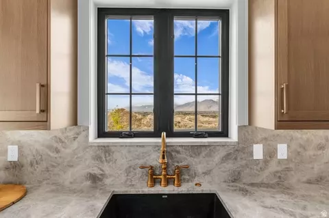 Kitchen - 1298 S 1090 E, Salem, UT 84653 photo 4 of 6