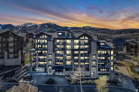 7697 Village Way #104, Park City, UT 84060