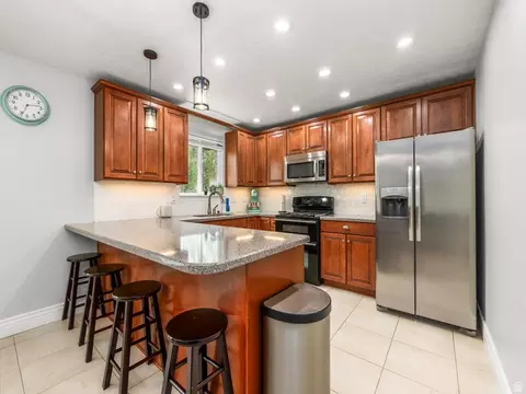Kitchen - 523 Mountain View Rd, Centerville, UT 84014 photo 1 of 2