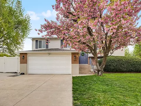 523 Mountain View Rd, Centerville, UT 84014