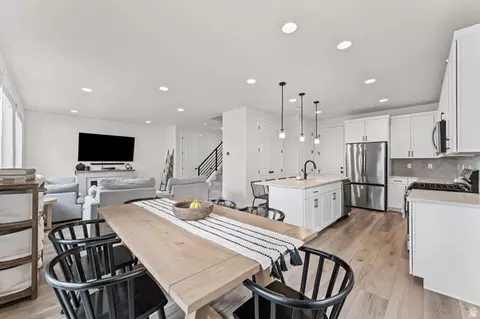 6632 S Glade Creek Dr W, West Jordan, UT 84081