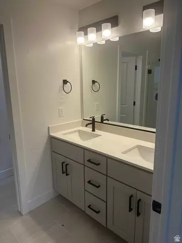 Bath - 15 S Lunar Way, Mapleton, UT 84664 photo 1 of 3