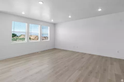 Living - 2816 W Aurora Ave, Mapleton, UT 84664 photo 2 of 2