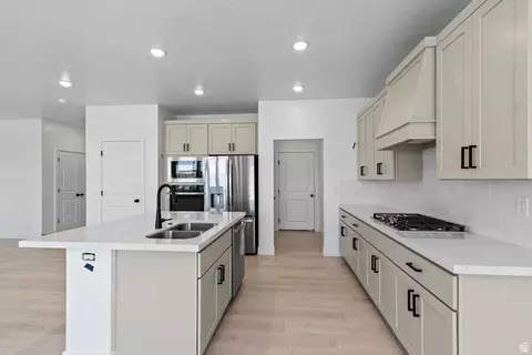 Kitchen - 2816 W Aurora Ave, Mapleton, UT 84664 photo 1 of 2