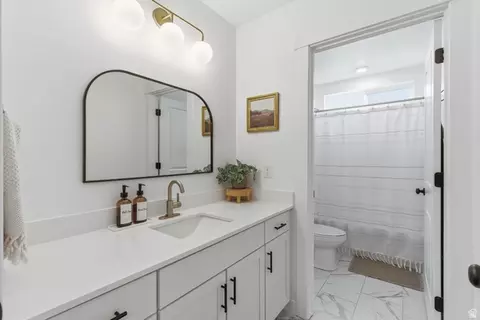 Bath - 596 S Meade St, Mapleton, UT 84664 photo 2 of 4