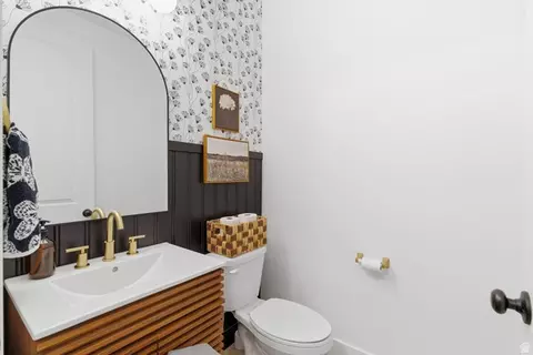 Bath - 596 S Meade St, Mapleton, UT 84664 photo 1 of 4