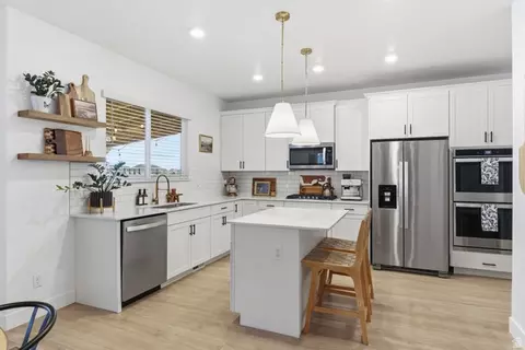 Kitchen - 596 S Meade St, Mapleton, UT 84664 photo 1 of 1