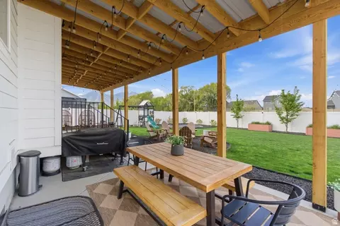 Exterior - 596 S Meade St, Mapleton, UT 84664 photo 7 of 16