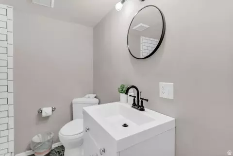 Bath - 1176 E Starpine Dr, Sandy, UT 84094 photo 6 of 6