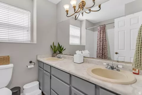 Bath - 1176 E Starpine Dr, Sandy, UT 84094 photo 4 of 6