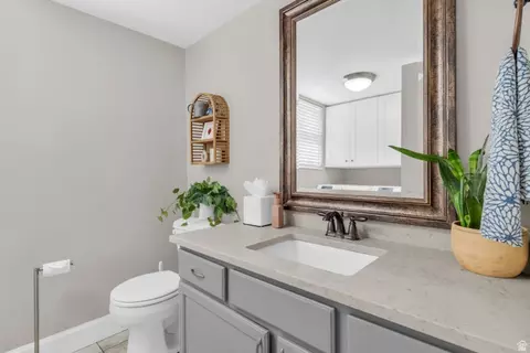 Bath - 1176 E Starpine Dr, Sandy, UT 84094 photo 1 of 6