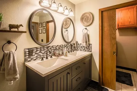 Bath - 3482 N 500 E, North Ogden, UT 84414 photo 3 of 4