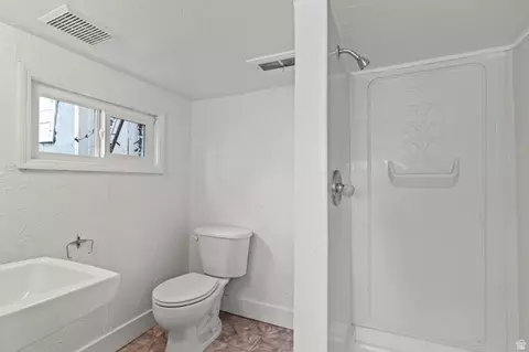 Bath - 180 S 300 E, Logan, UT 84321 photo 3 of 3