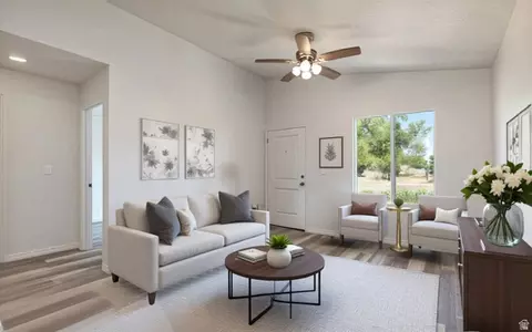 573 W Chamberlain Dr, Kanab, UT 84741