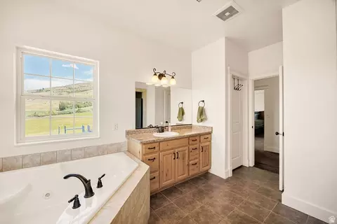 Bath - 2307 Maple Leaf Dr, Cove, UT 84320 photo 2 of 5