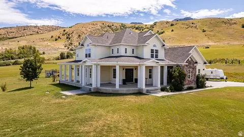 Exterior - 2307 Maple Leaf Dr, Cove, UT 84320 photo 2 of 15
