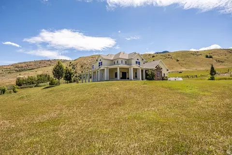 Exterior - 2307 Maple Leaf Dr, Cove, UT 84320 photo 5 of 15