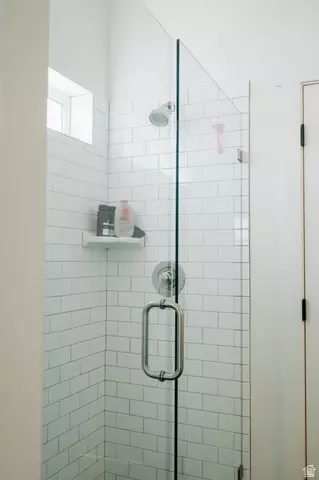 Bath - 4479 E Pine Hollow Dr, Eagle Mountain, UT 84005 photo 3 of 9