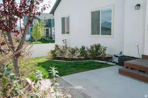 Exterior - 4479 E Pine Hollow Dr, Eagle Mountain, UT 84005 photo 5 of 9