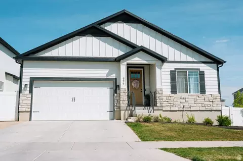 Exterior - 4479 E Pine Hollow Dr, Eagle Mountain, UT 84005 photo 2 of 9