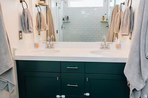 Bath - 4479 E Pine Hollow Dr, Eagle Mountain, UT 84005 photo 1 of 9