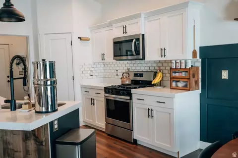 Kitchen - 4479 E Pine Hollow Dr, Eagle Mountain, UT 84005 photo 4 of 5