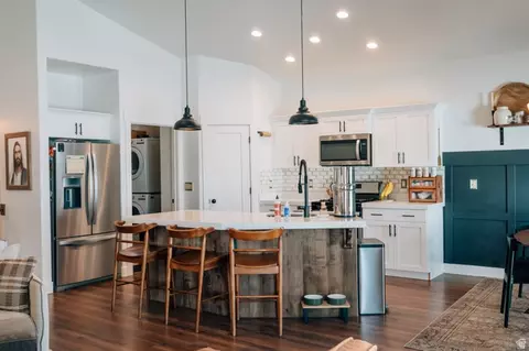 Kitchen - 4479 E Pine Hollow Dr, Eagle Mountain, UT 84005 photo 3 of 5