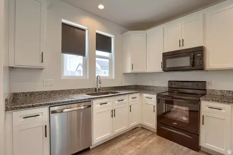 Kitchen - 1649 N 1320 E, Payson, UT 84651 photo 3 of 3
