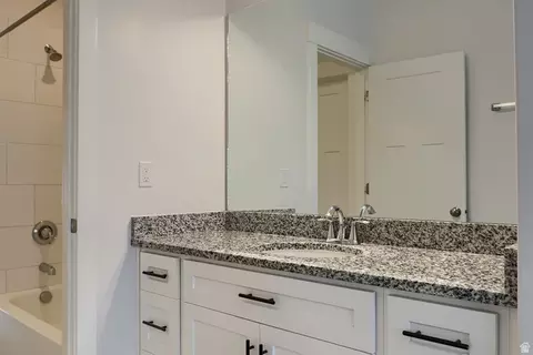 Bath - 1649 N 1320 E, Payson, UT 84651 photo 6 of 7