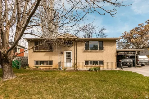 1553 E 6670 S, Cottonwood Heights, UT 84121