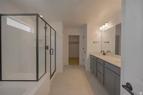 Bath - 2158 E Granite Ln, Eagle Mountain, UT 84005 photo 2 of 4
