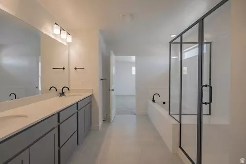 Bath - 2158 E Granite Ln, Eagle Mountain, UT 84005 photo 3 of 4