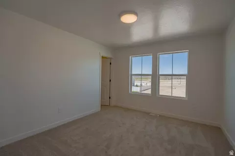 Bedroom - 2158 E Granite Ln, Eagle Mountain, UT 84005 photo 4 of 5