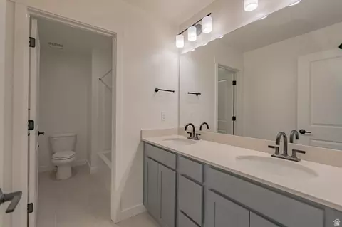 Bath - 2158 E Granite Ln, Eagle Mountain, UT 84005 photo 4 of 4