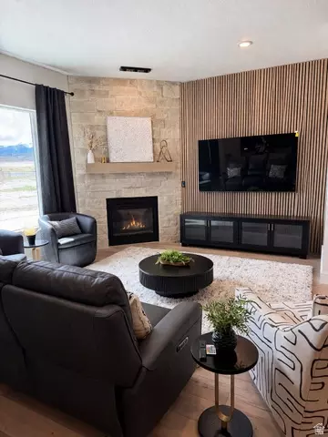 1149 W Blue Fox Dr, Grantsville, UT 84029