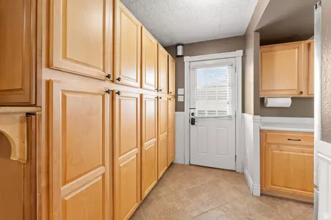 Entry Way - 6241 S 440 E, Murray, UT 84107 photo 1 of 1