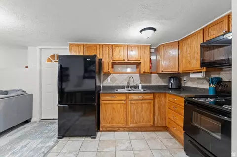 Kitchen - 6241 S 440 E, Murray, UT 84107 photo 4 of 5