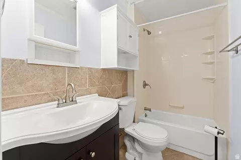 Bath - 6241 S 440 E, Murray, UT 84107 photo 1 of 3